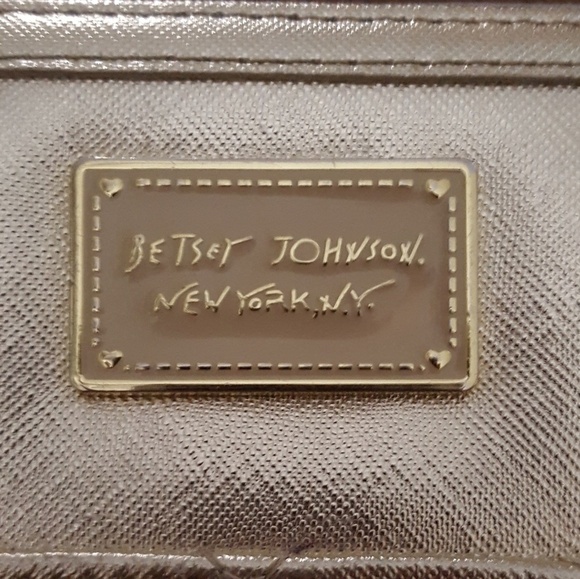 Betsey Johnson - Gold Metallic Wallet - Picture 7 of 7